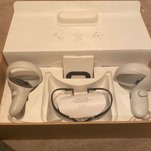 Oculus Quest 2 Great Used Condition